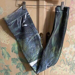 Thatcher Collection Leggings Gray Blue Abstract Leggings Size M/L